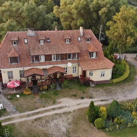 Folwark Luknajno Nad Jeziorem Sniardwy Dziedzictwo Kulinarne Warmia-mazury Couette-café Mikołajki